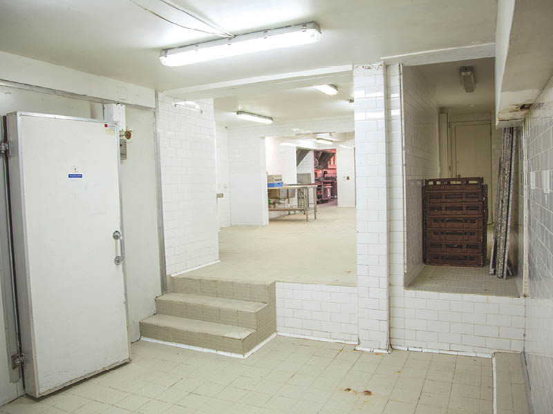 Twin cool rooms and packing area